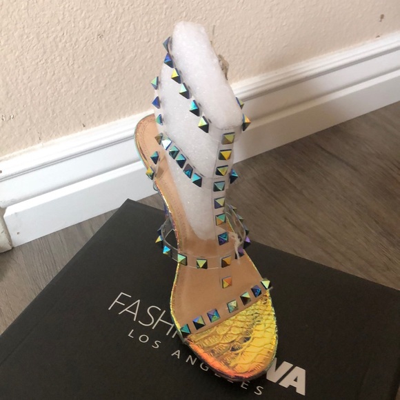 Shoes - Picture 2 of 3